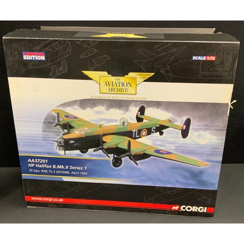 45 - Corgi Aviation Archive model No. AA37201 1/72 scale limited edition model of a HP Halifax B. Mk2, se... 