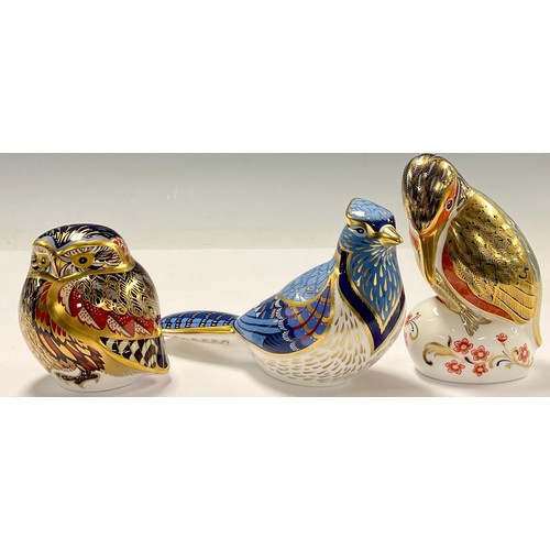 89 - A Royal Crown Derby paperweights, Blue Jay, gold stopper, 19cm long, red Royal Crown Derby stamp to ... 