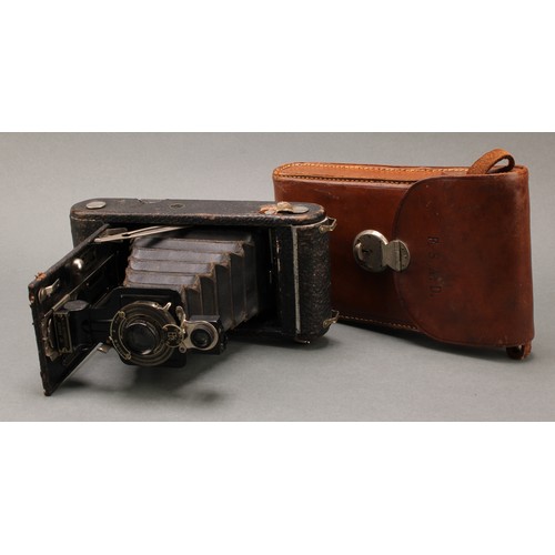 16 - A Kodak No. 1A Autographic Junior camera, 1914-1927; leather carrying hardcase initialled F.S.A.D.