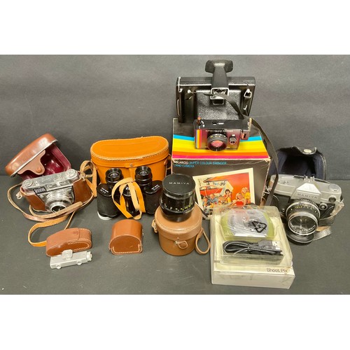 716 - Cameras - photography, a Kodak Retinette IB, Rodenstock lens, made in Germany, brown case; a Mamiya ... 