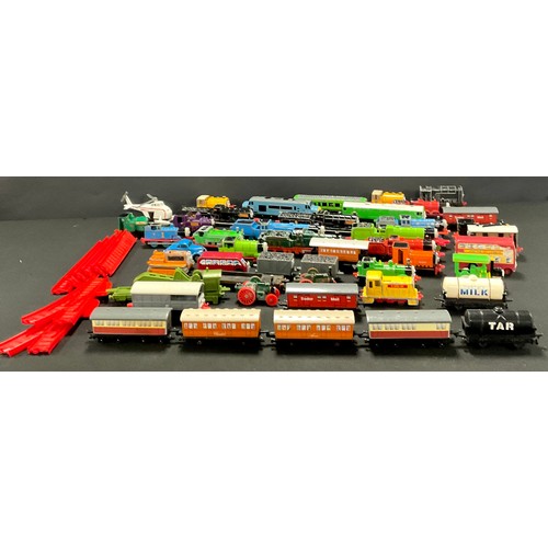 737 - Toys - Thomas The Tank Engine, by Ertl, various engines, track and accessories