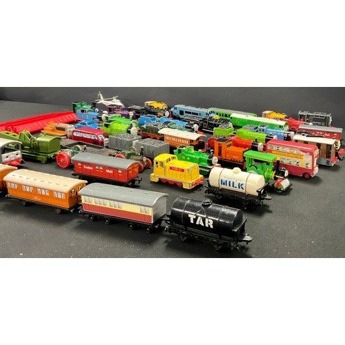 737 - Toys - Thomas The Tank Engine, by Ertl, various engines, track and accessories