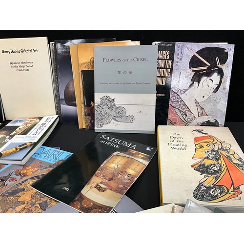 40 - Oriental reference books and catalogues including; First edition Soame Jenyns Japanese Pottery, Hist... 