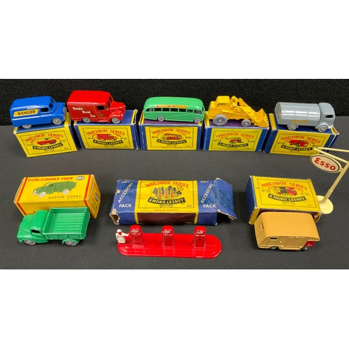 66 - Moko Lesney Matchbox vehicles -  21 Bedford Duple Luxury Coach, 24 Weatherill Hydraulic , 25 Dunlop ... 