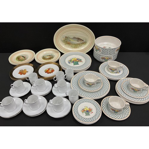 77 - Villeroy and Boch ‘Basket’ dinner ware including; six dinner plate, six smaller, four cups and sauce... 