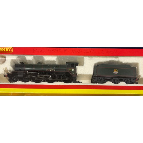 94 - Trains Hornby OO gauge - Locomotives & Rolling stock, buildings, etc inc Hornby Sheffield United, Co... 