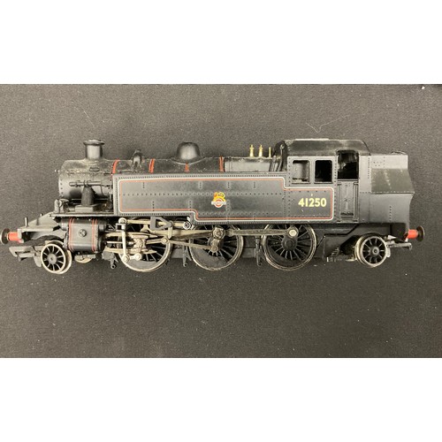 94 - Trains Hornby OO gauge - Locomotives & Rolling stock, buildings, etc inc Hornby Sheffield United, Co... 