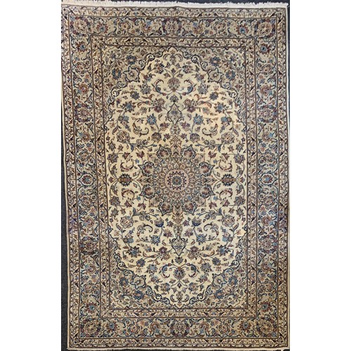 172 - Central Persian Kashan Carpet (295cm x 200cm)