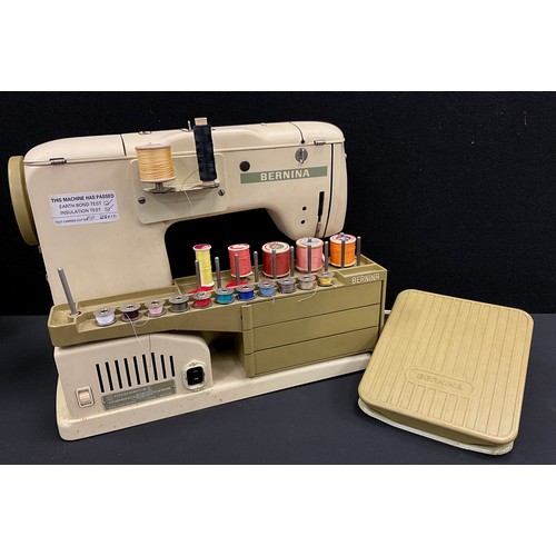 200 - A 1960s/70s Bernina Record type 730 electric sewing machine with pedal, etc in case.