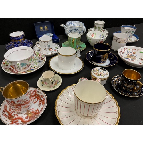 207 - 19th century and later coffee cans and saucers including; Coalport blue and gilt coffee can and sauc... 