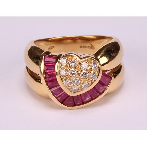 250 - An 18ct yellow gold heavyweight ring featuring a heart-shape setting of Round Brilliant Cut diamonds... 