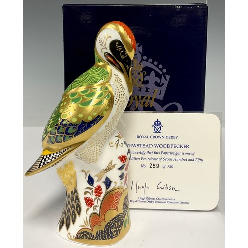 45 - A Royal Crown Derby paperweight, Newstead Woodpecker, signature edition, 259/750, gold stopper, sign... 