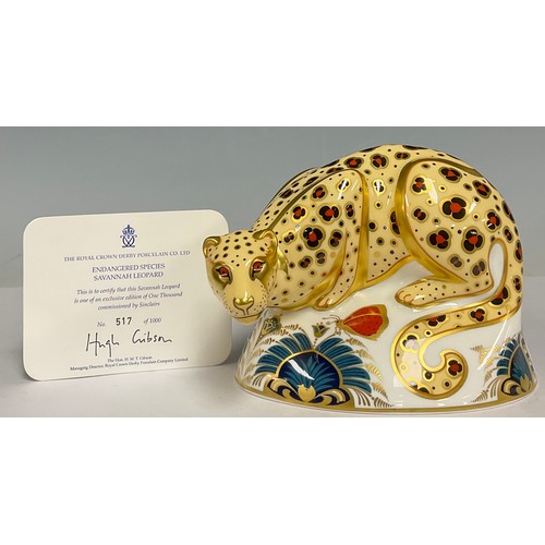 3 - A Royal Crown Derby paperweight, Savannah Leopard, from the Endangered Species collection, limited e... 