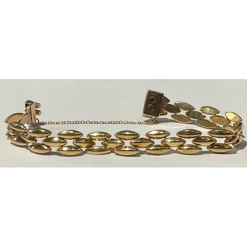 197 - An Italian 9ct gold UnoAerre fancy link bracelet, marked 375, safety chain attached, 15.9g