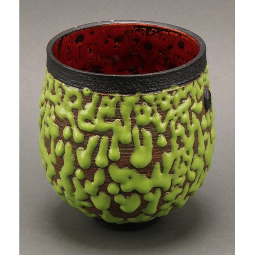 3209 - Studio Pottery - an ovoid vase, by Andrew Palin, wriggle worked in green glaze on a brown ground, th... 