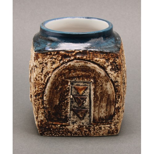 3178 - A Troika marmalade pot, by Annette Walters, 9cm, monogrammed, c.1979