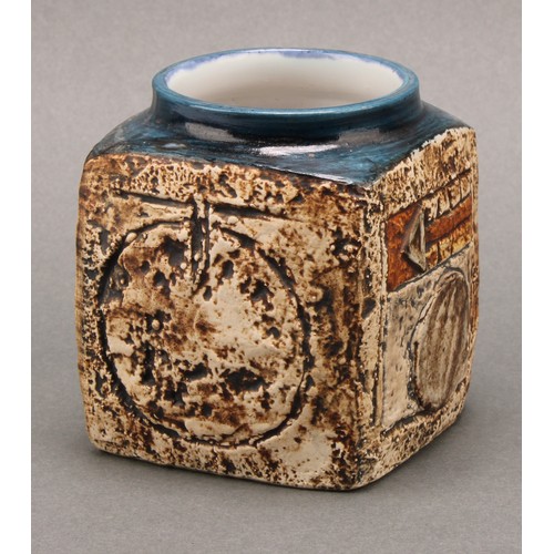 3178 - A Troika marmalade pot, by Annette Walters, 9cm, monogrammed, c.1979