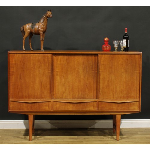 3317 - Mid-century Design - a Danish teak sideboard, designed by Erling W. Bach for Sejling Skabe, 112.5cm ... 