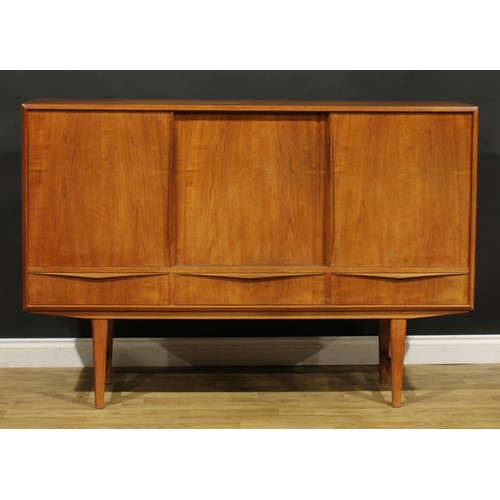 3317 - Mid-century Design - a Danish teak sideboard, designed by Erling W. Bach for Sejling Skabe, 112.5cm ... 