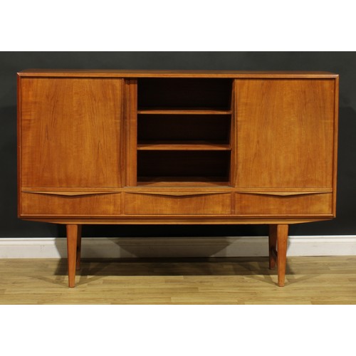 3317 - Mid-century Design - a Danish teak sideboard, designed by Erling W. Bach for Sejling Skabe, 112.5cm ... 