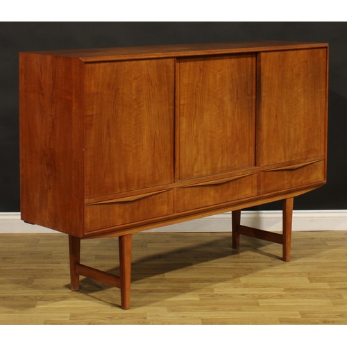 3317 - Mid-century Design - a Danish teak sideboard, designed by Erling W. Bach for Sejling Skabe, 112.5cm ... 