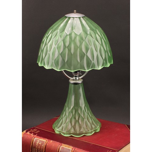 3236 - An Art Deco Davidson frosted green faceted glass table lamp and shade, 36cm high