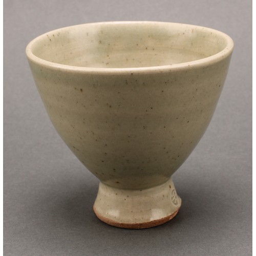 3187 - A Leach Pottery sake carafe and stopper with pair of conical sake glasses, glazed in celadon green, ... 