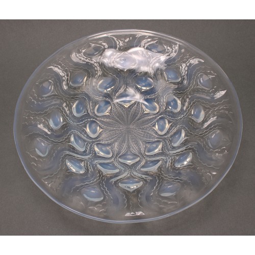 3239 - A Lalique Bulbes pattern circular shallow bowl or dish, reverse moulded with stylised bulbs radiatin... 