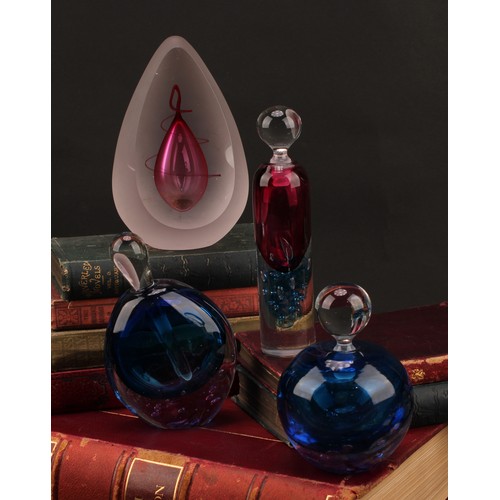 3231 - A Svaja Paris Heart glass sculpture paperweight, of teardrop form, glass blown centre, 15cm high; a ... 