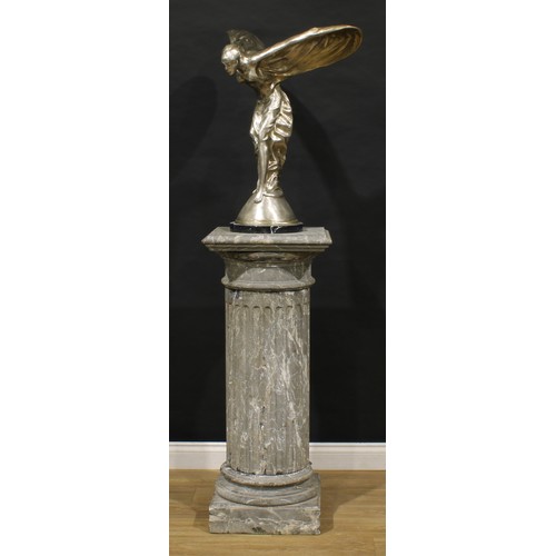 3354 - A substantial Neoclassical design marble statuary pedestal, as a fluted column, 108cm high, the top ... 