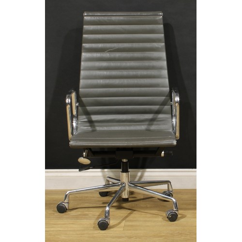 3307 - 20th Century Design - a set of four swivel office chairs, after a design by Charles & Ray Eames for ... 