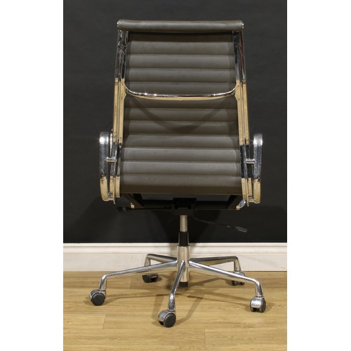 3308 - 20th Century Design - a set of four swivel office chairs, after a design by Charles & Ray Eames for ... 