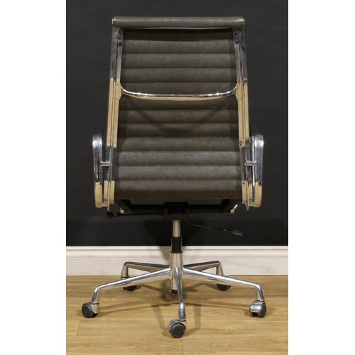 3301 - 20th Century Design - a pair of swivel office chairs, after a design by Charles & Ray Eames for Herm... 