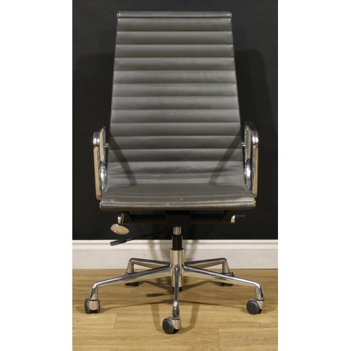 3303 - 20th Century Design - a pair of swivel office chairs, after a design by Charles & Ray Eames for Herm... 