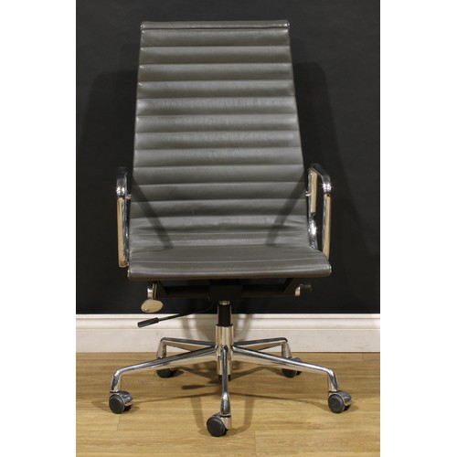 3305 - 20th Century Design - a pair of swivel office chairs, after a design by Charles & Ray Eames for Herm... 