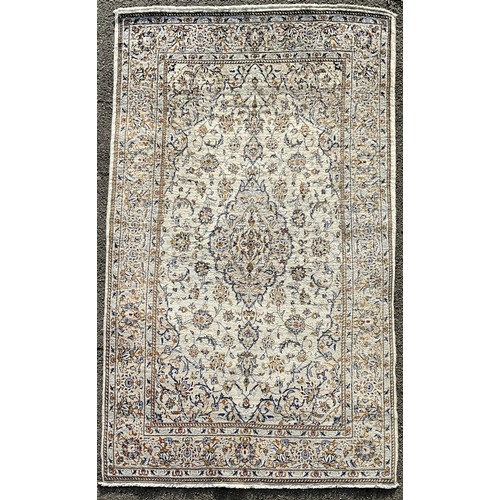 452 - A Persian Kashan rug or carpet, 230cm x 137cm