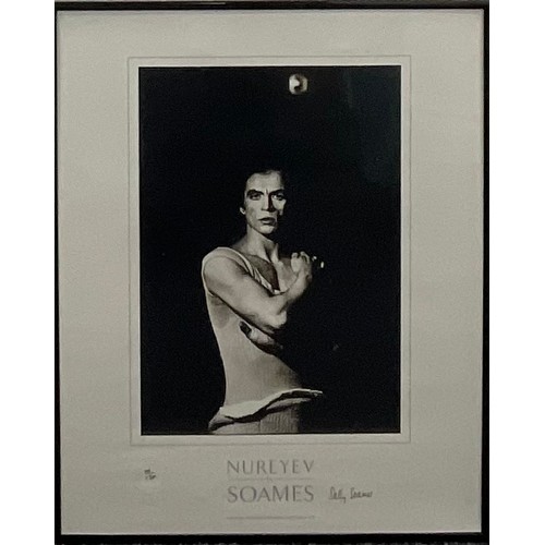 2311 - Sally Soames (1937 - 2019), Rudolf Nureyev, London Colisseum, photographic print, signed in pen, bli... 