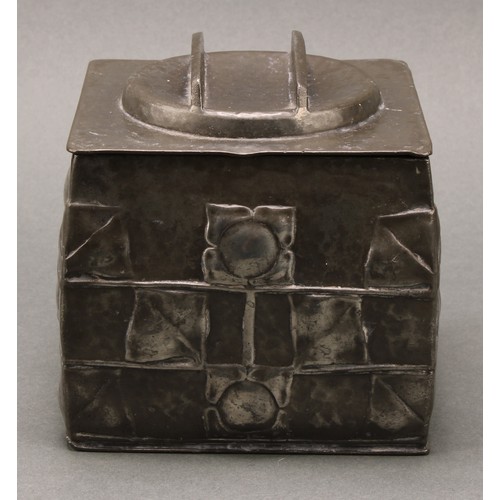 2404 - Liberty & Co. - an Arts & Crafts Tudric pewter biscuit box, designed by Archibald Knox (1864-1933), ... 