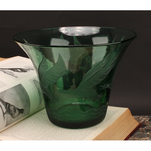 2407 - A French Art Deco green glass bell shaped vase, by Verart Paris, etched with geese in flight, 20.5cm... 