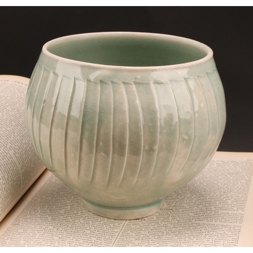 2478 - David Leach (1911 - 2005) - a studio pottery porcelain ribbed ovoid vase, pale green celadon glaze, ... 