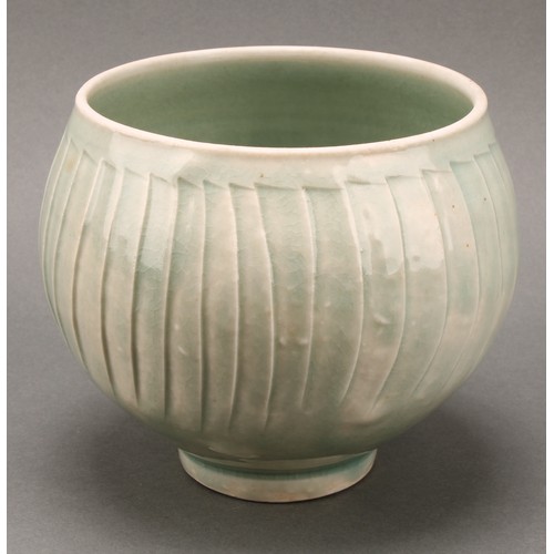 2478 - David Leach (1911 - 2005) - a studio pottery porcelain ribbed ovoid vase, pale green celadon glaze, ... 