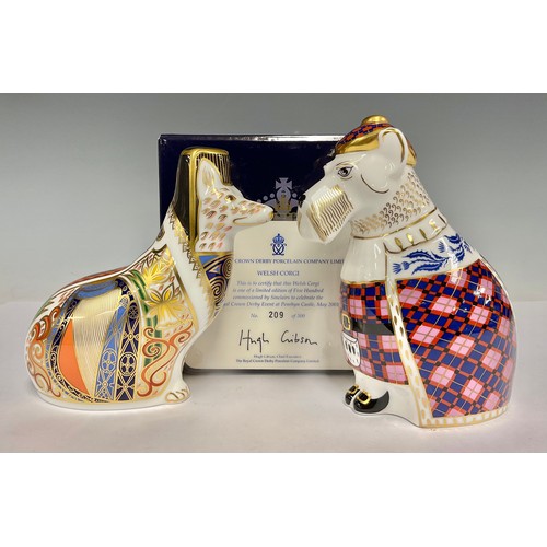 5039 - A Royal Crown Derby model, National Dogs collection, Welsh Corgi, commissioned by Sinclairs to celeb... 