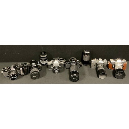 5102 - Cameras - photography, a Pentax MV 35mm camera serial number 3171227, with SMC Pentax-A zoom lens 1:... 