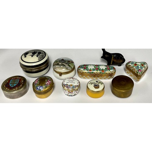 5112 - A collection of Victorian and other porcelain and enamel boxes (10)