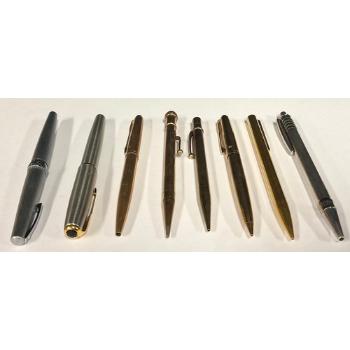 5117 - A collection of pens, including a 925 silver pen and seven others (8)