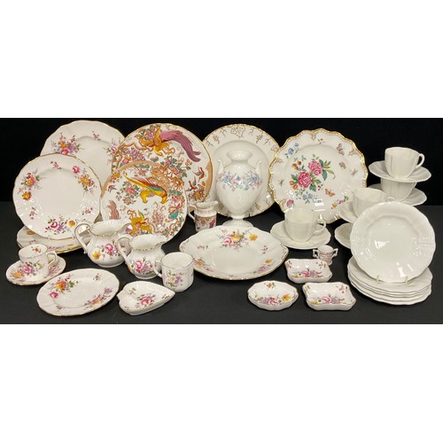 5545 - Royal Crown Derby - tableware, pattern inc Avesbury, Posies, Derby Days etc, inc plates, jugs, wavy ... 