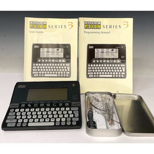 217 - Early computing – A Psion Series 3 mini computer (1991-1998) 165 x 85 x 22mm with user guide and pro... 