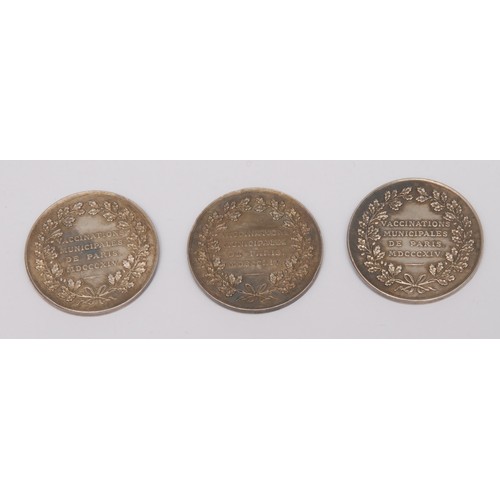 246 - Numismatics - a set of three silver agricultural medals (1814), Obv. VACCINATIONS MUNICIPALES DE PAR... 