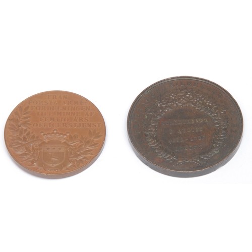 243 - Numismatics - a commemorative marriage bronze medal, Obv. SCHONWASSER 2 AUGUST 1862-1887 LONDON with... 