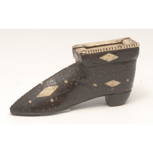 1018 - An early 19th century oak and bone novelty snuff box, as a shoe, possibly Napoleonic prisoner of war... 